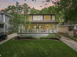 820 Hilldale Dr, Royal Oak, MI 48067