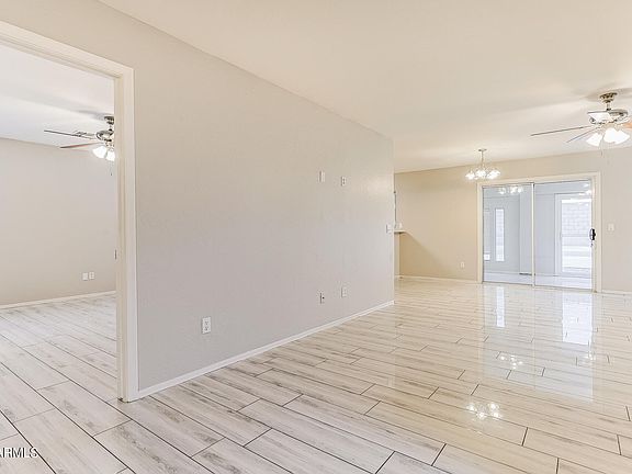 3rd image of 981 E DESERT HOLLY Drive