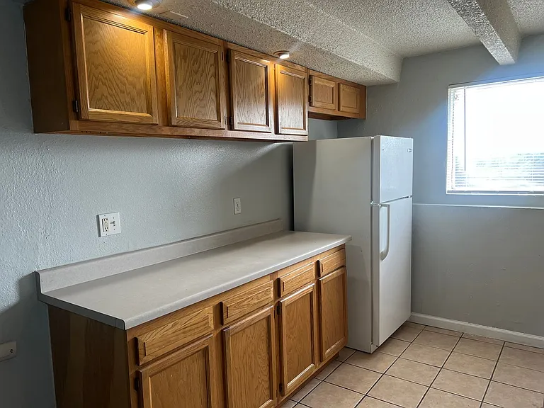 1180 Yosemite St #B2 — Photo 3