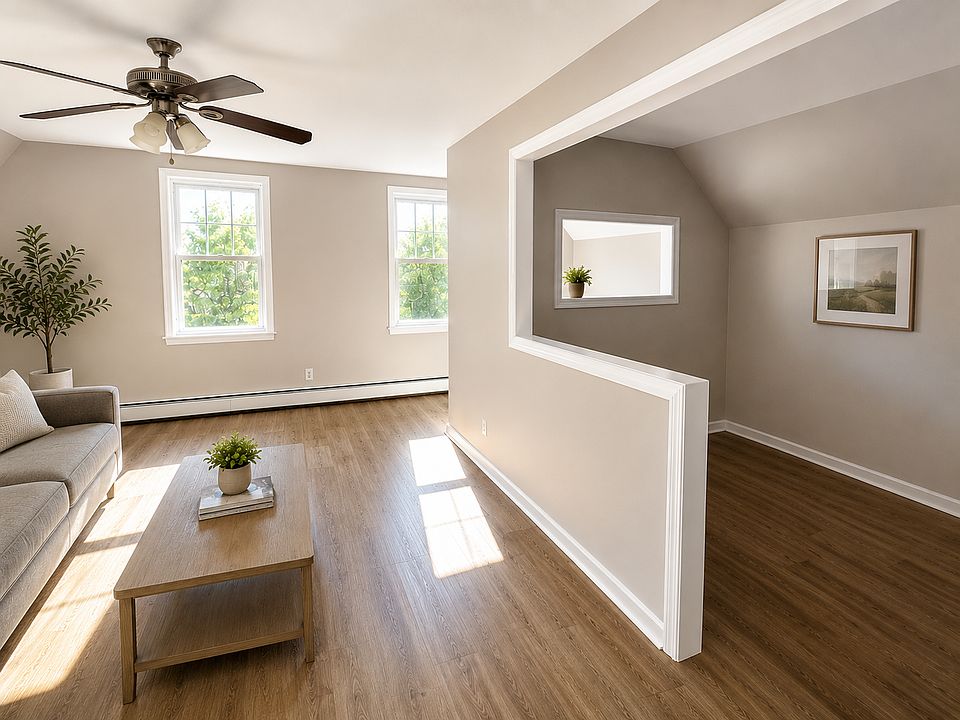1st image of 646 Maple St Unit 3