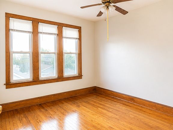 3rd image of 6414 S Francisco Ave #2
