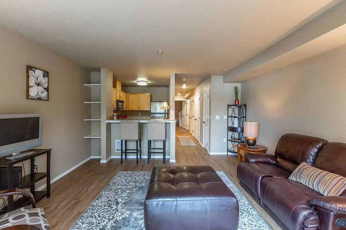 1 bed, 650 sqft, $1,700 — Photo 4
