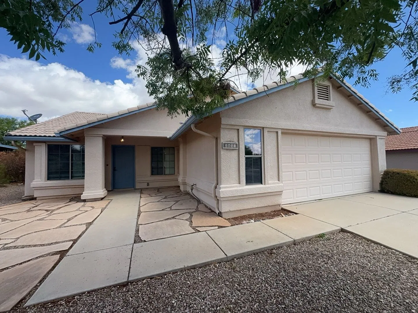 Beautiful 4 Bed/ 2Bath home in Canyon De Flores — Photo 3