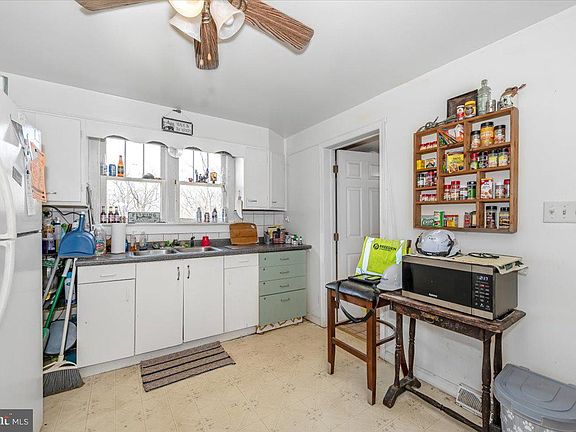 14th image of this home