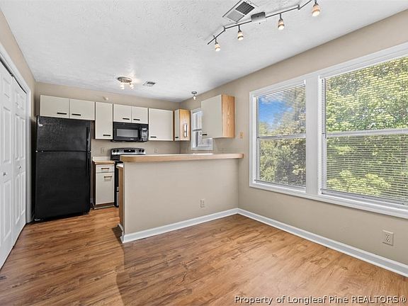 4th image of 950 Stewarts Creek Dr APT 9