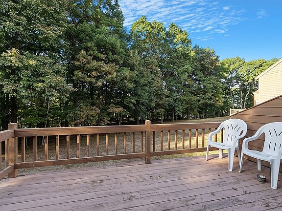 2nd image of 27 Perkins Ct Unit 27