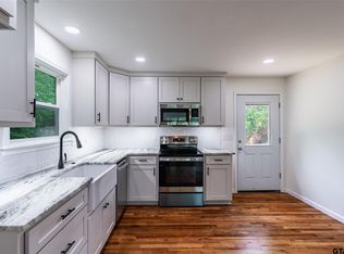 159 S Main St, Yantis, TX 75497