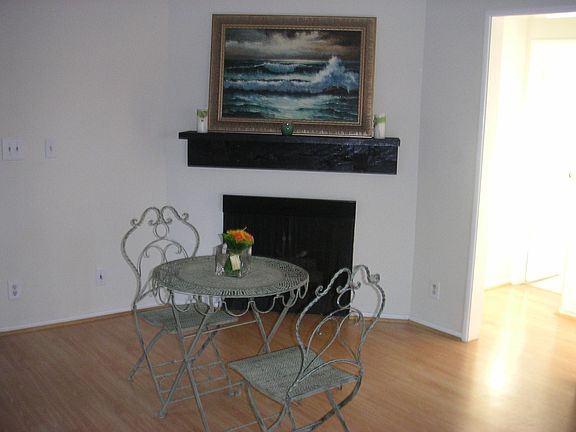4th image of 2121 Ocean Park Blvd APT 3