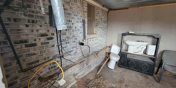 5th image of 1765 Sherman Dr