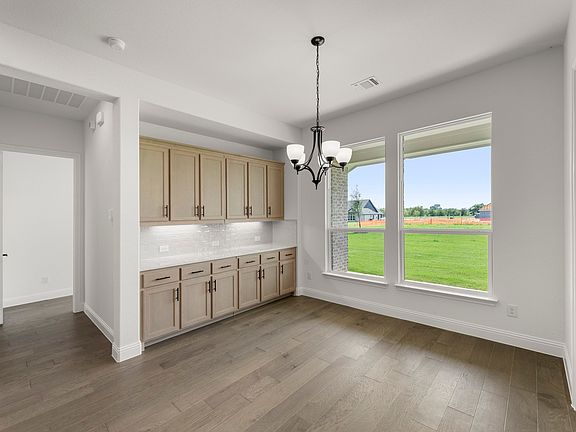 5th image of 335 Waterview Dr