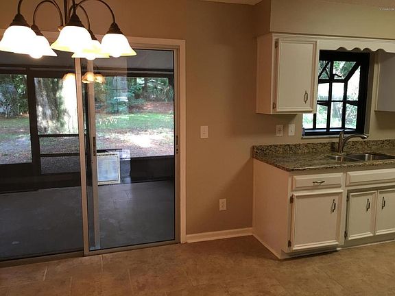 3rd image of 2051 Saye Dr