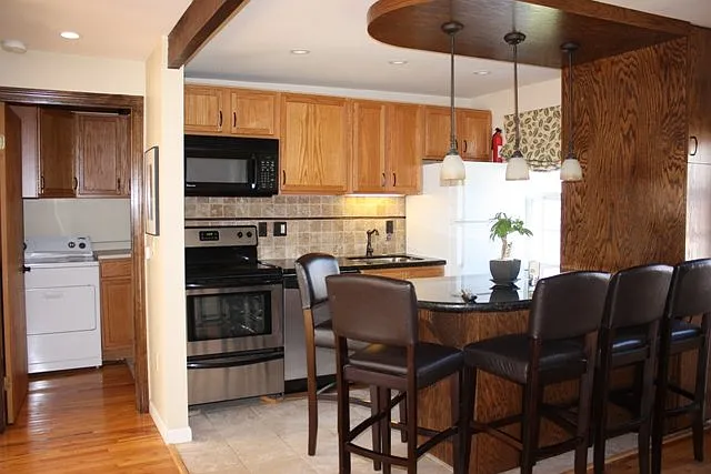1 bed, 558 sqft, $1,950 — Photo 3