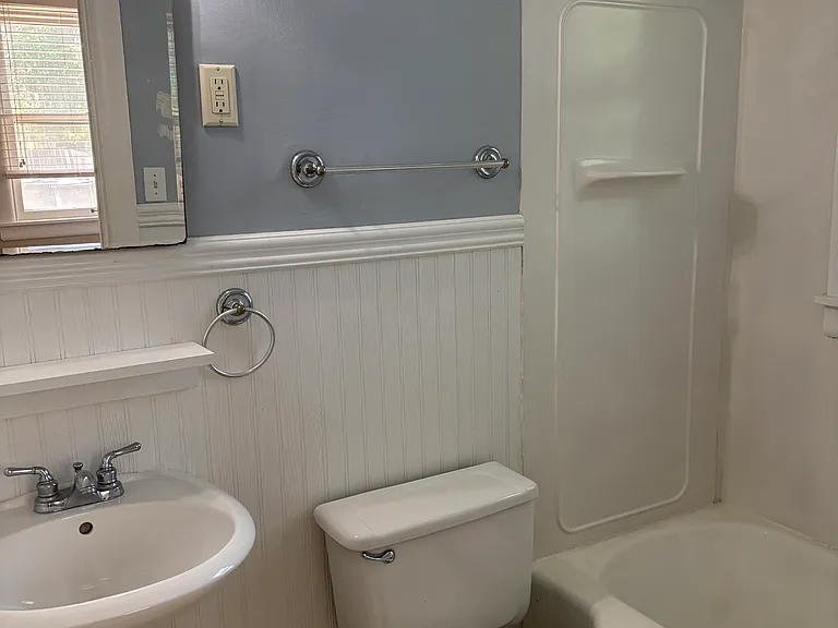 2429 1st Ave S #10 — Photo 6