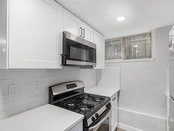2nd image of 1464 N Elizabeth St #1