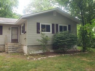 21 Brookwood Rd, Stanhope, NJ 07874