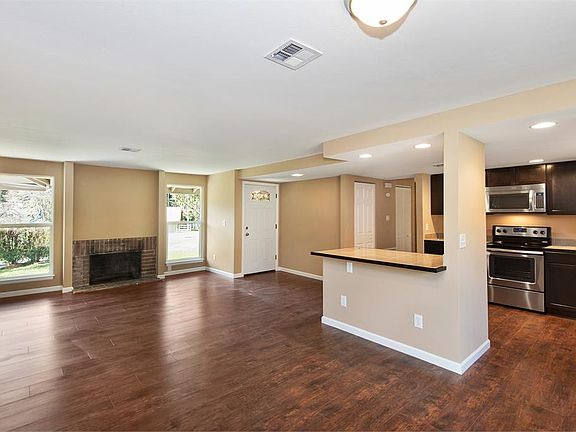 4th image of 688 Redbud Ct NE