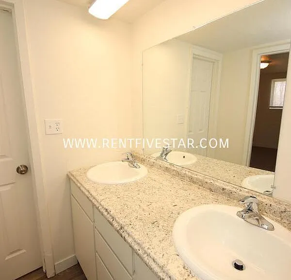 809 S 4th Ave #19 — Photo 7
