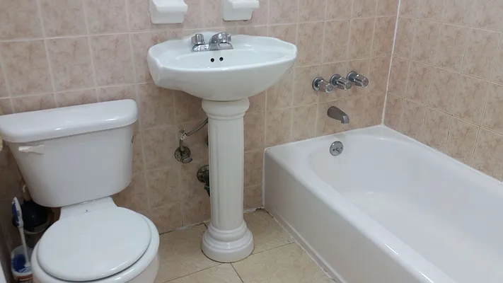 Rented by Lang Realty LLC | media 15