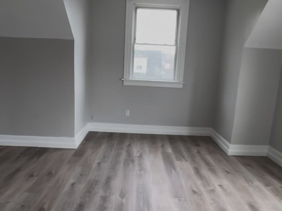 1st image of 1784 Thomaston Ave #3