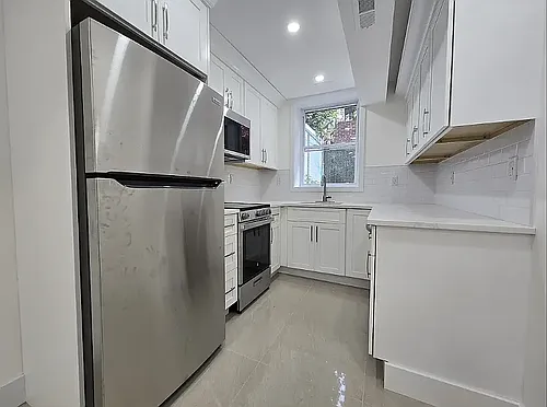 983 Willmohr St #1 Photo 1