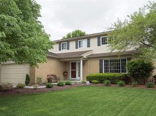 935 Colony Dr, Saline, MI 48176
