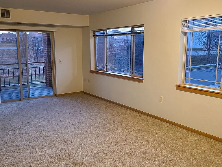 Prairie Crest Apartments — Photo 104