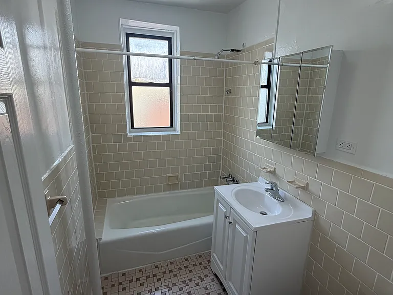 235 Quentin Rd #2H — Photo 8