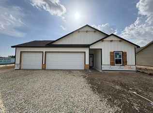 5651 Plumthicket St, Wichita, KS 67226