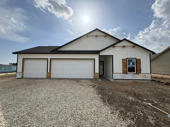 5651 Plumthicket St, Wichita, KS 67226