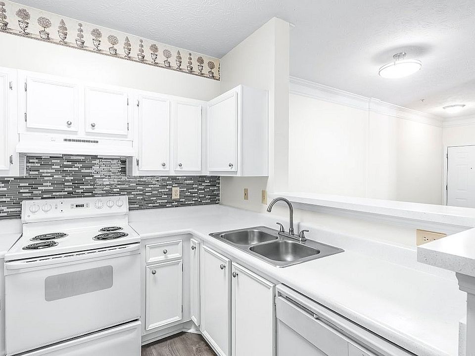 Lake St James Kitchen and Living Room Apartment