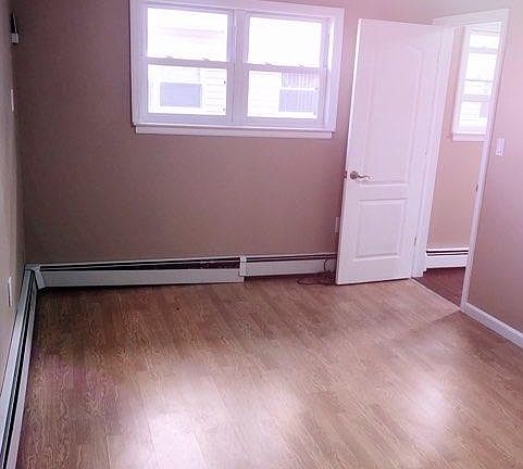 5th image of 392 Travis Ave #1STFL