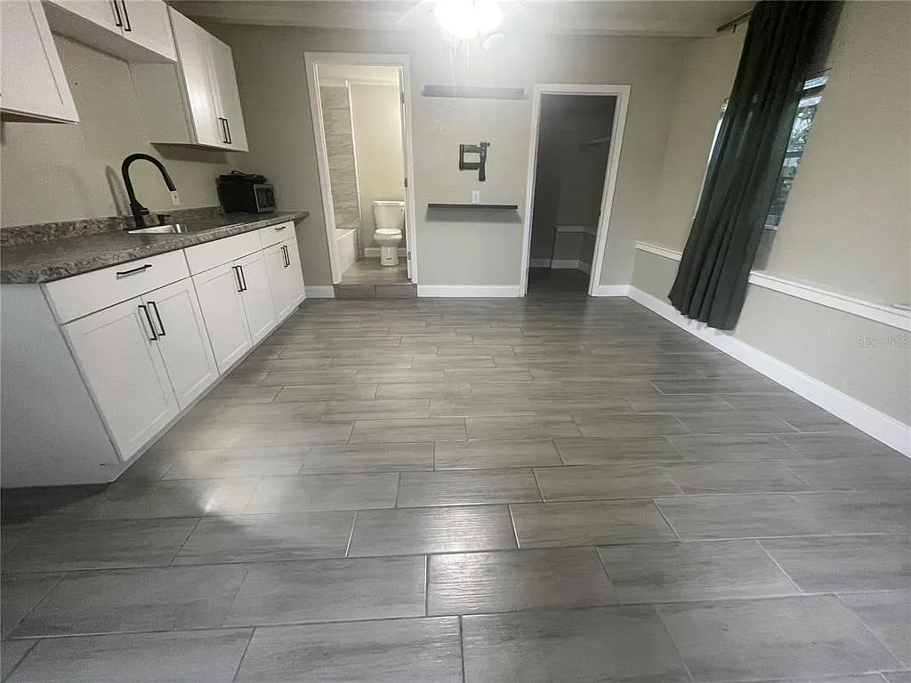 Studio, 1.0 bath, 400 sqft, $1,195 — Photo 4