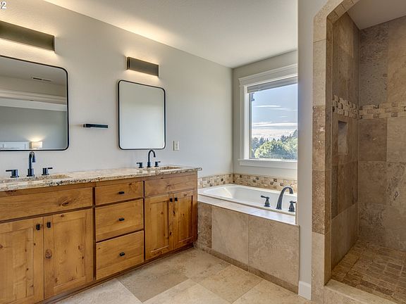 3rd image of 4102 SE 177th Ln