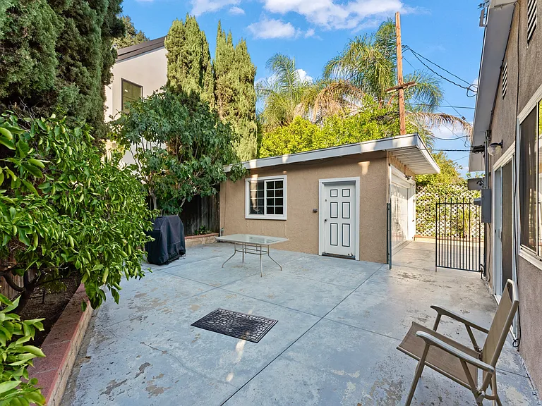 2423 San Pasqual St — Photo 8