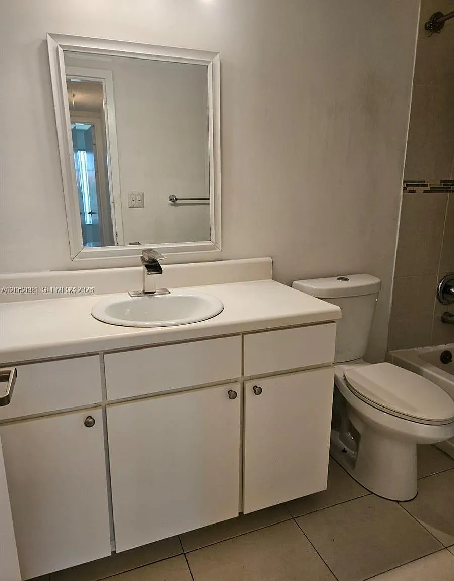 Doral Gardens Ii Condo — Photo 4
