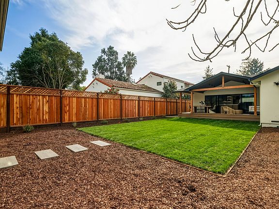 5th image of 358 E Oakwood Blvd