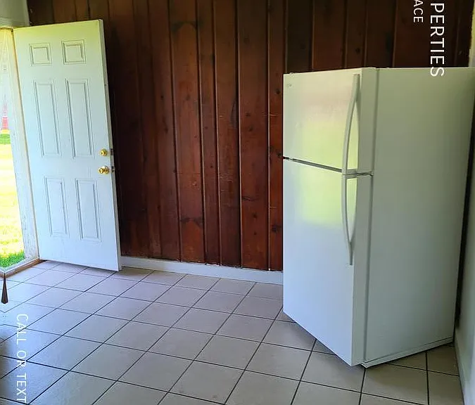 82 Harvey Pl — Photo 6