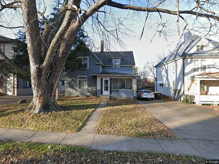 936 E Washington St #2 — Photo 1