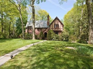 111 Melrose Dr, New Rochelle, NY 10804