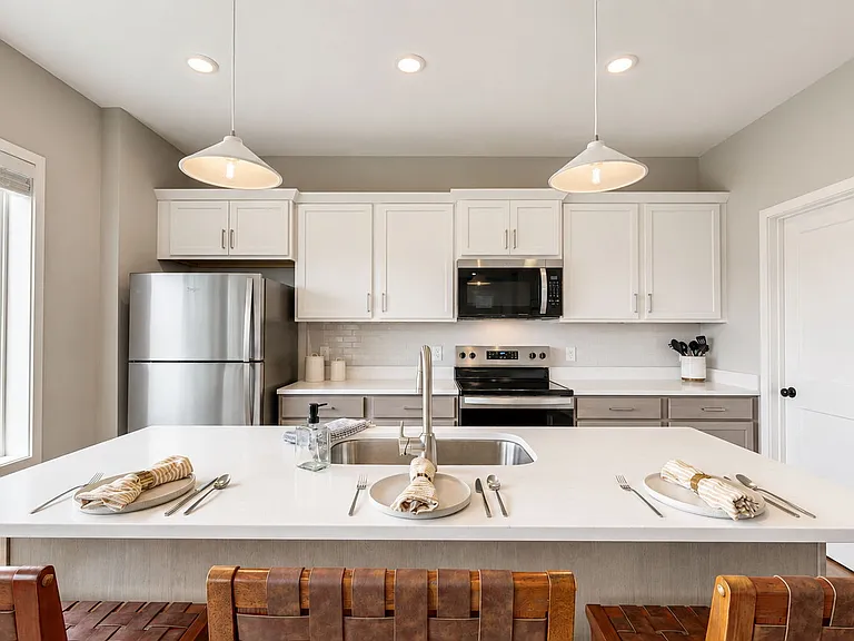 16026 Kenyon Ave #1 — Photo 3