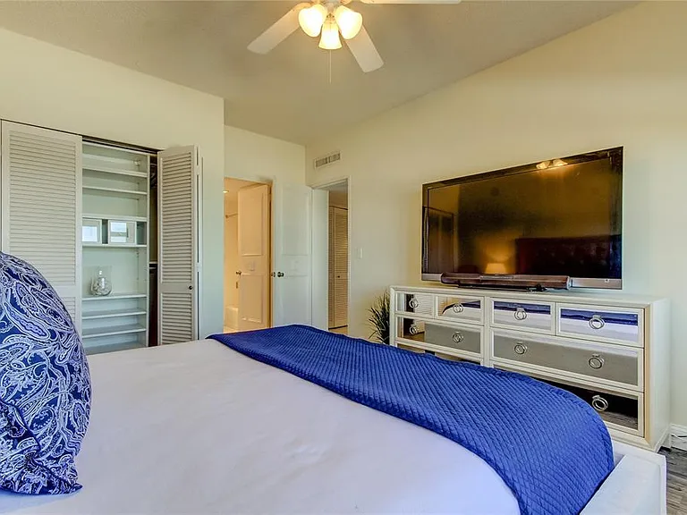 880 Mandalay Ave #601 — Photo 10