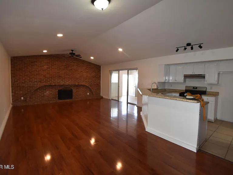 3417 Guthrie St — Photo 6