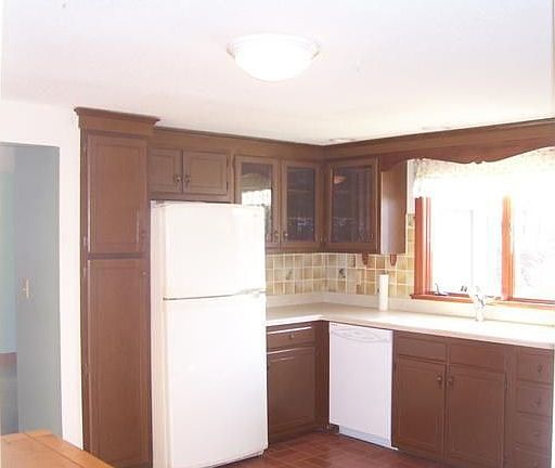 Eat in Kitchen with laundry