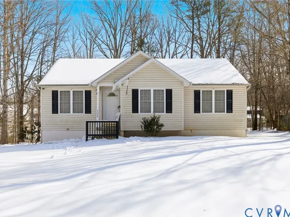 204 Village Ct, Ruther Glen, VA 22546