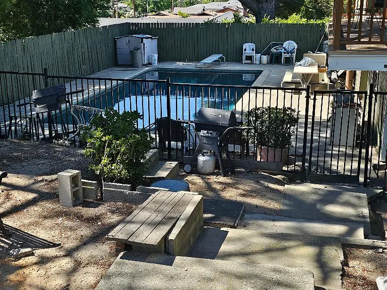 9541 Haines Canyon Ave — Photo 3