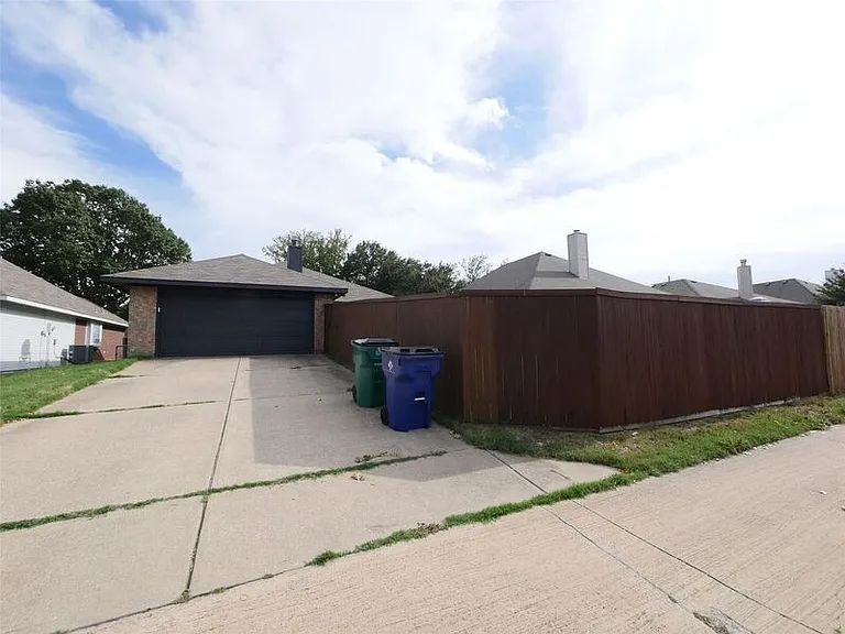 4502 Highlands Dr — Photo 30