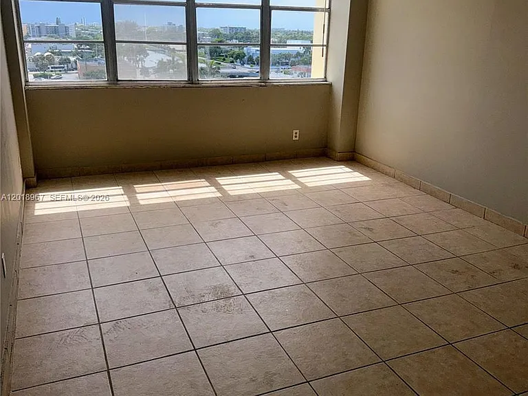 2025 NE 164th St #810 — Photo 13