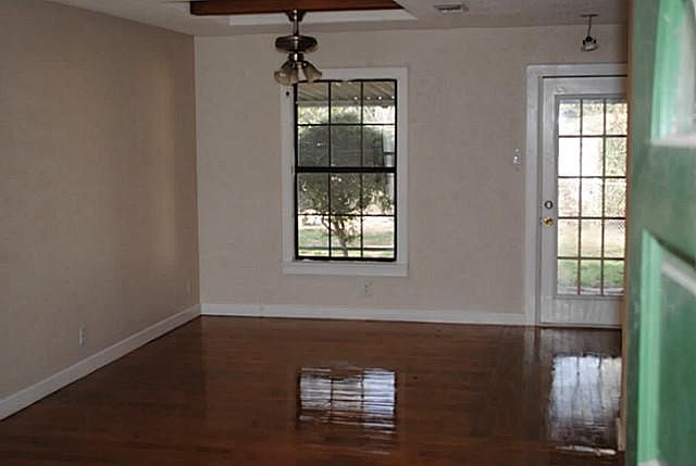 2nd image of 2013 Goldenrod Ln