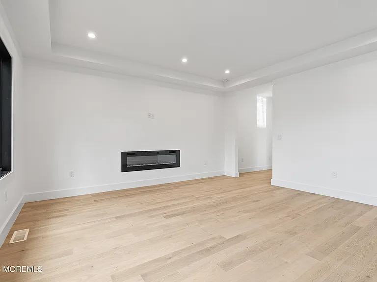 150 Ampere Ave — Photo 39
