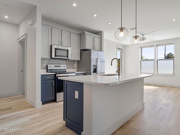 3rd image of 2501 Bienville Blvd #516